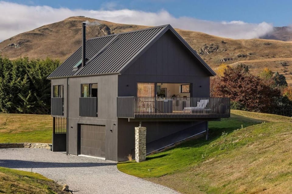 Luxury Mountain View Retreat House in Arrowtown