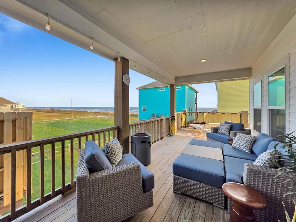 Patio, Day, Natural landscape, View (from property/room), Balcony/Terrace, Seating area