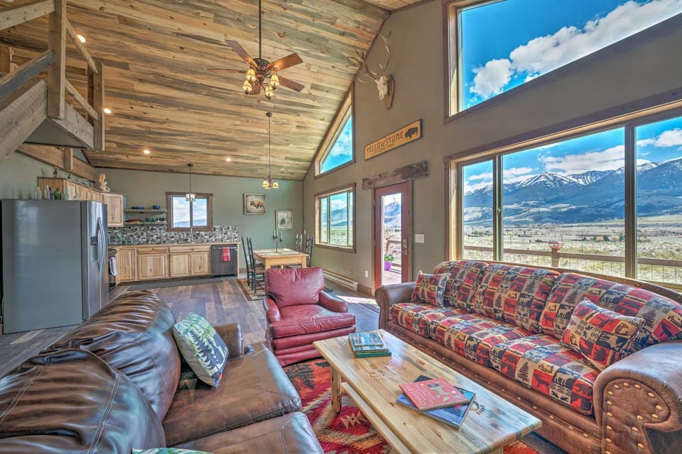 Mtn-View Group Retreat! 4 Cabins Near Yellowstone Cabin in Pray