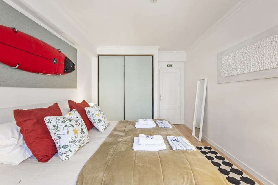 Bed, Photo of the whole room, Bedroom, towels, wardrobe