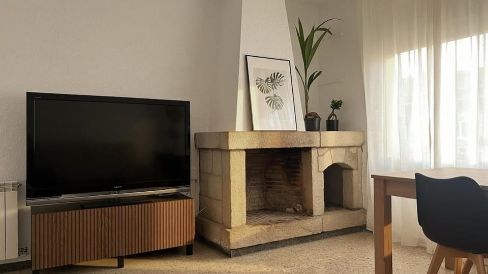 TV and multimedia, fireplace