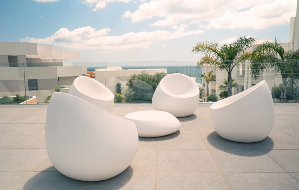Seating area, Sea view, Entertainment