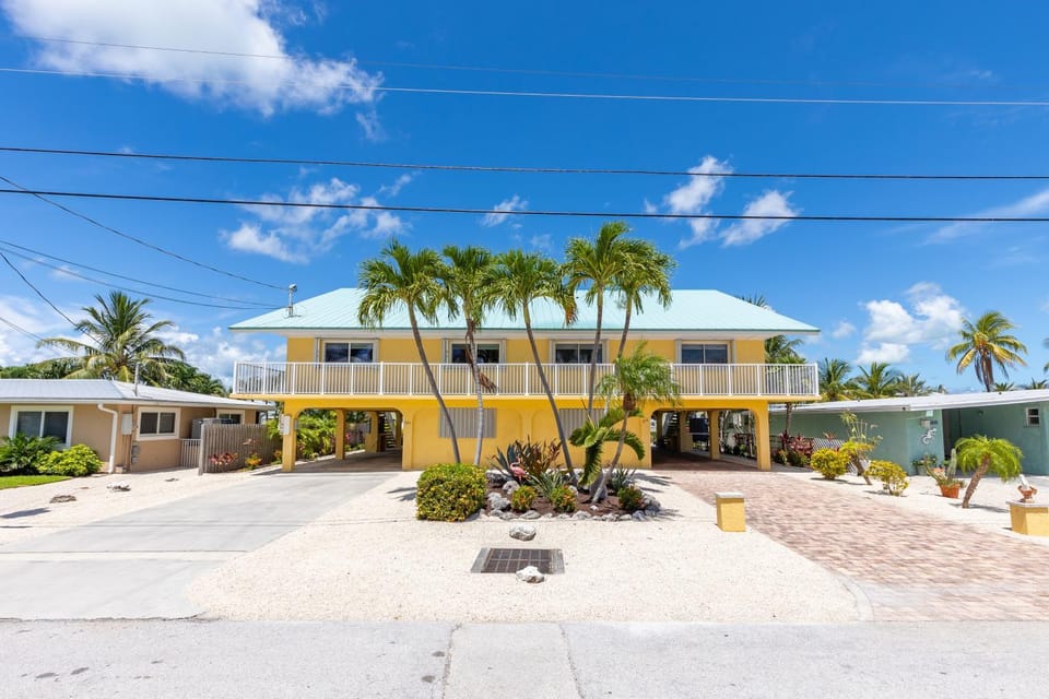 KC99 Sea Pointe & Canal-side Charisma House in Key Colony Beach