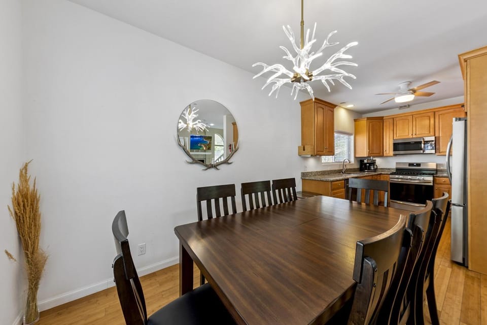 Day, Kitchen or kitchenette, Dining area, furniture, kitchen