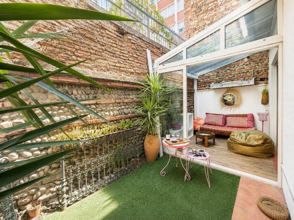 Patio, Spring, Day, Balcony/Terrace, Living room, Dining area