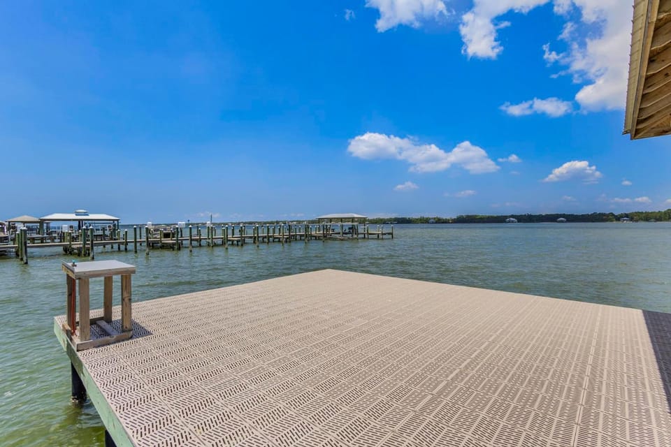The Landing 102 by Vacation Homes Collection Apartment in West Beach