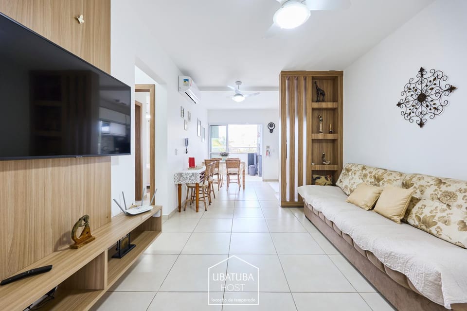 Communal lounge/ TV room, TV and multimedia, Living room, Seating area, Evening entertainment, air conditioner