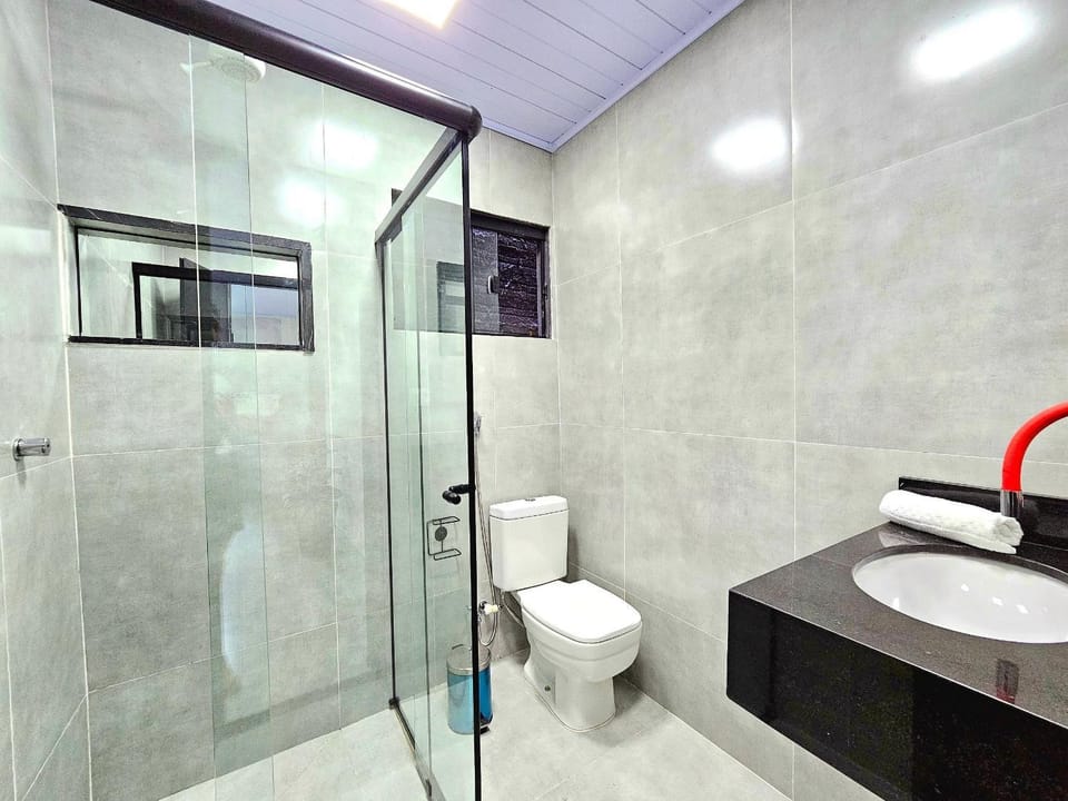 Casa 3 quartos com 6 camas - bairro tranquilo House in Foz do Iguaçu