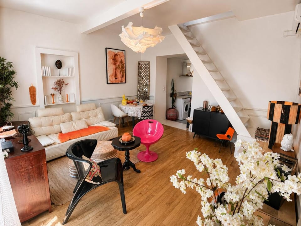 Living room, Seating area, Dining area