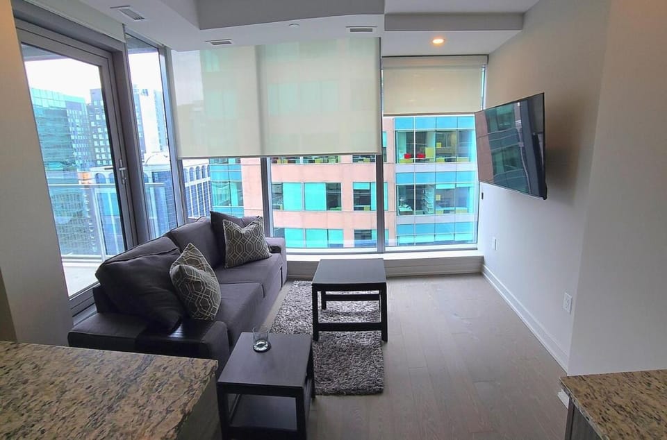 Executive Condo with Parking DT Ottawa Apartment in Downtown