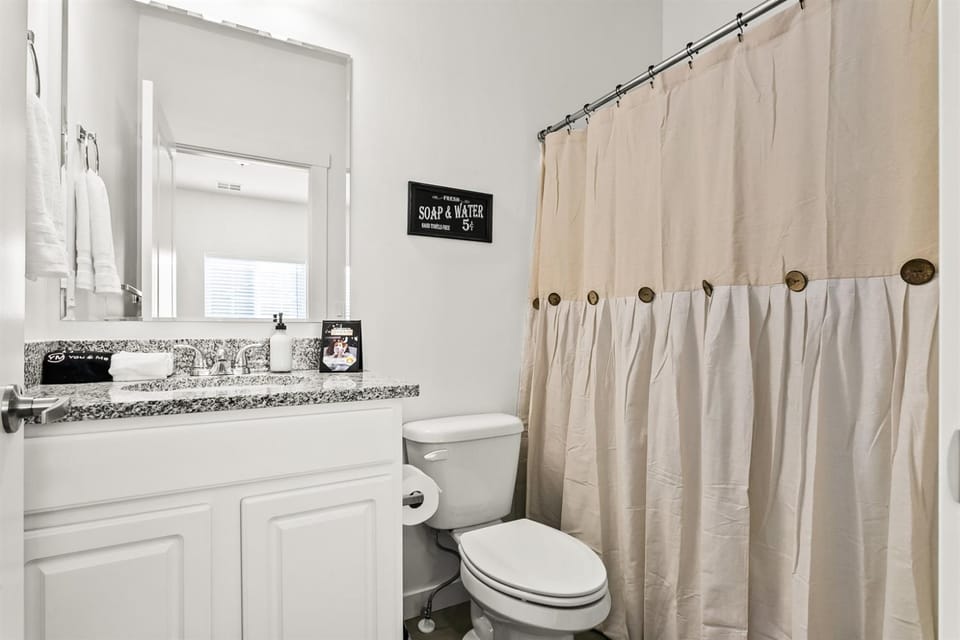 Upscale Condo By The Village & Boise Mall 75 House in Boise