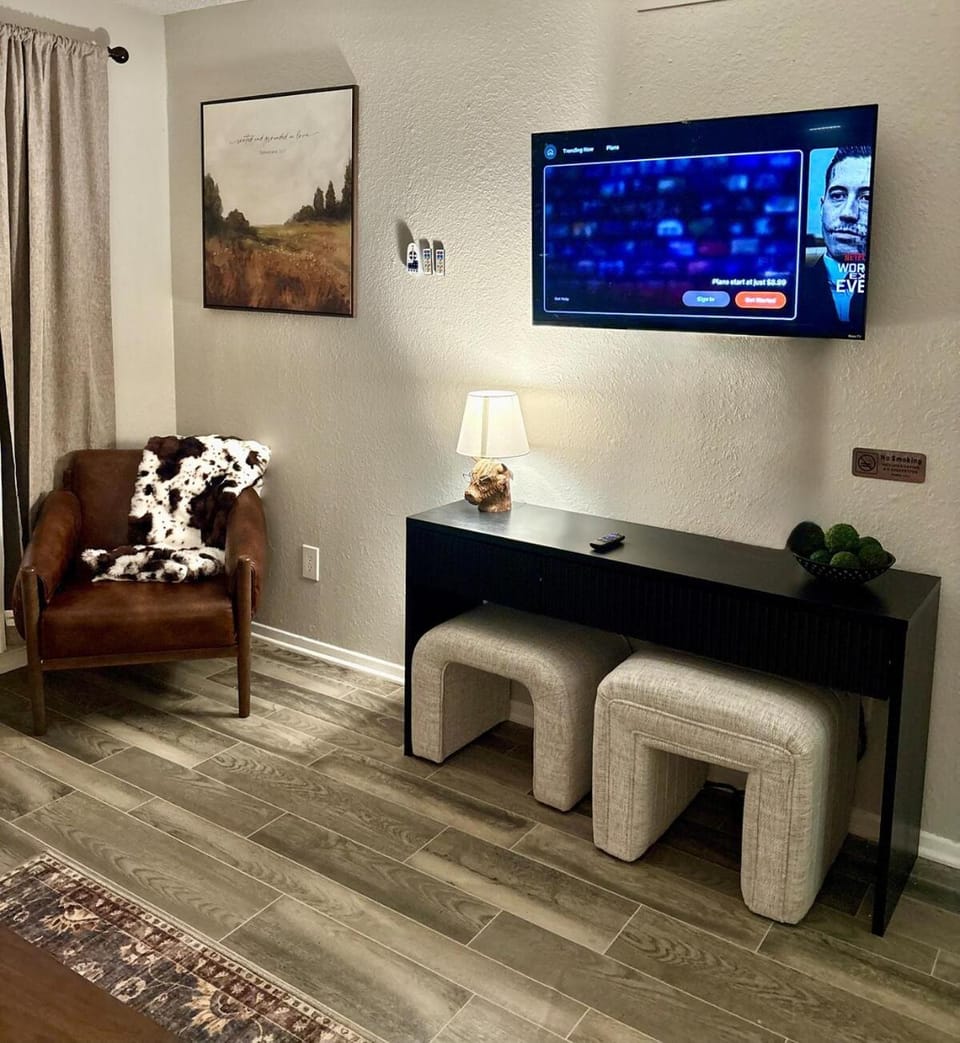 The Lone Star Loft Arlington Entertainment District Apartment in Arlington