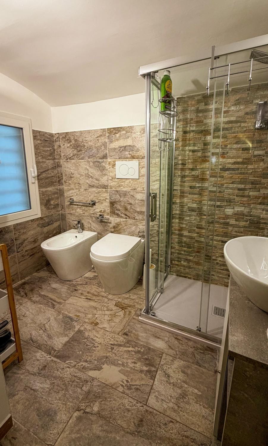 Shower, Toilet, Bathroom, bidet, towels
