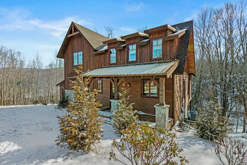 Winewood Haven at Eagles Nest House in Beech Mountain