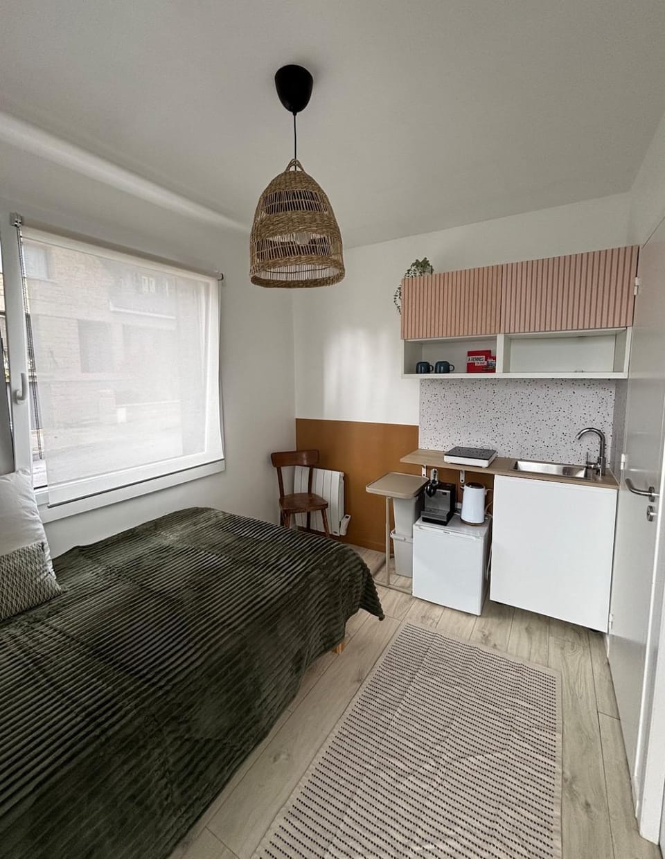 Petit studio indépendant - mitoyen à notre maison Apartment in Rennes