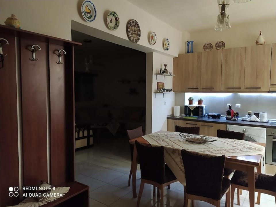Giota's City House Apartment in Rhodes