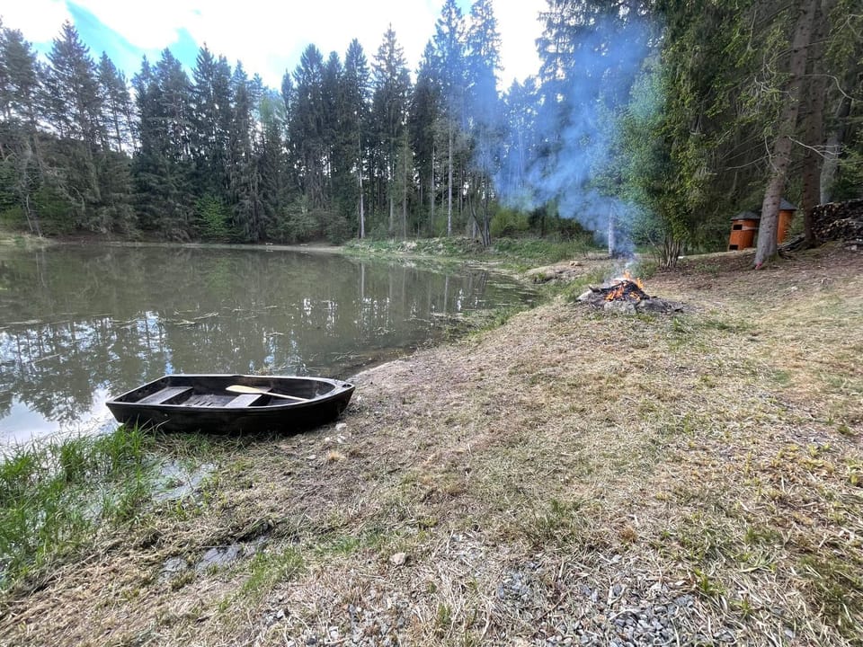 Netradiční spaní v sudu u rybníka 2 Luxury tent in South Bohemian Region