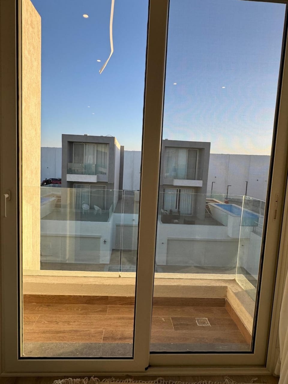 Maraya Heavenly White Duplex Pool View Apartment in Hurghada