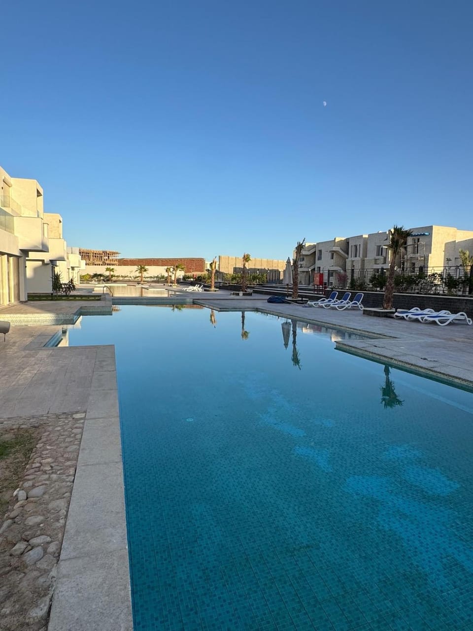 Maraya Heavenly White Duplex Pool View Apartment in Hurghada