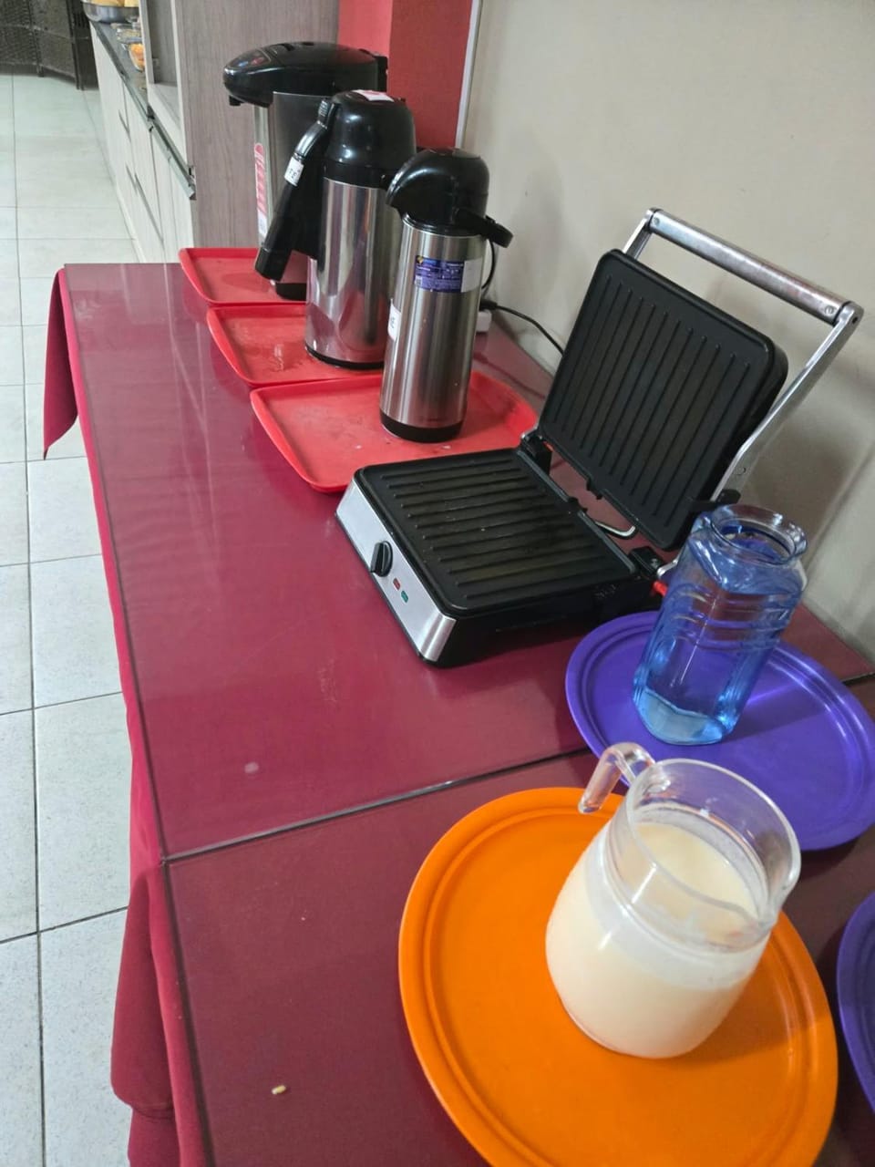 Coffee/tea facilities, toaster
