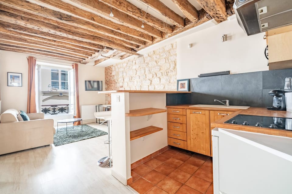 Elegant Design Studio & Montorgueil & Air Conditioning Apartment in Paris