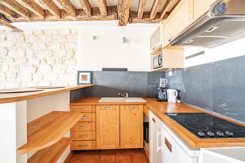 Elegant Design Studio & Montorgueil & Air Conditioning Apartment in Paris