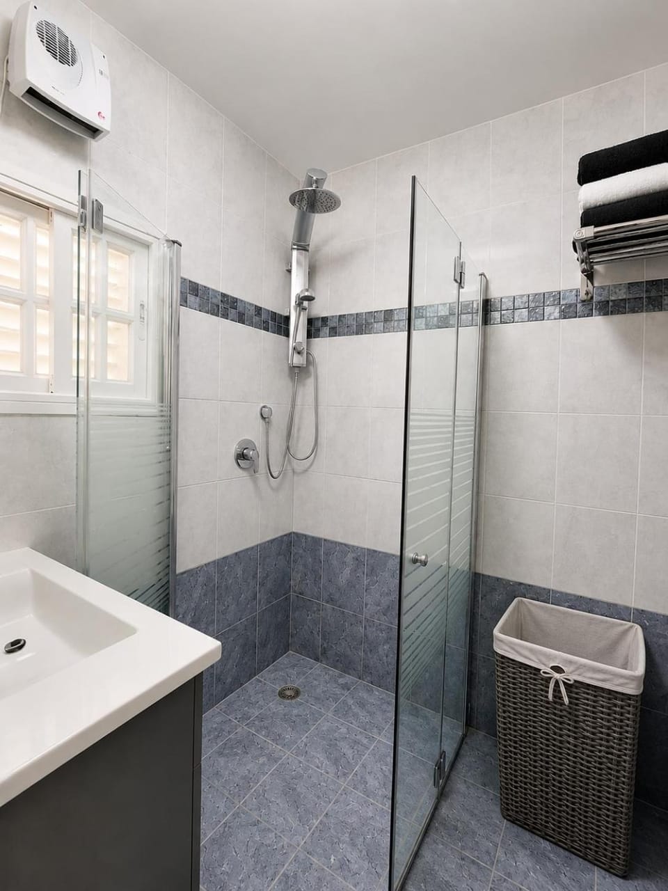 Big apartment by the sea Apartment in Haifa