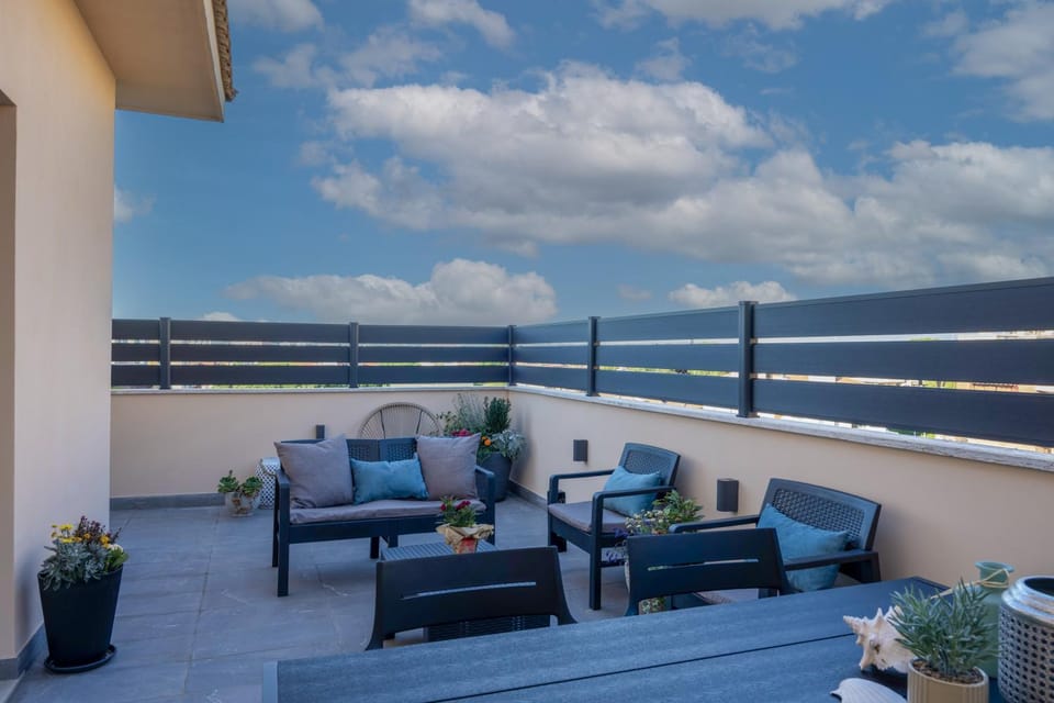 View (from property/room), Balcony/Terrace