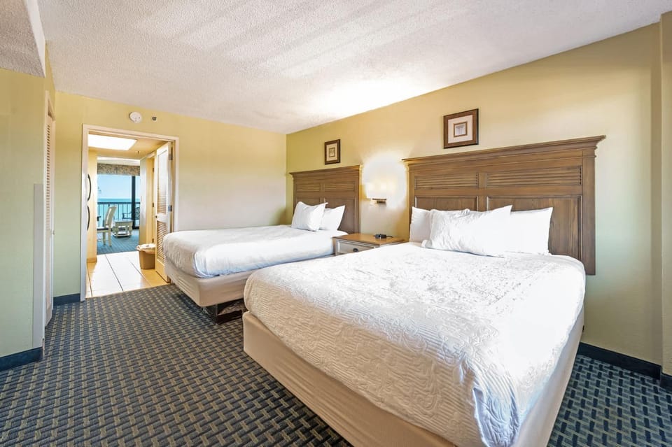 Nice 1BR Direct Oceanfront at Compass Heated Pool House in Myrtle Beach