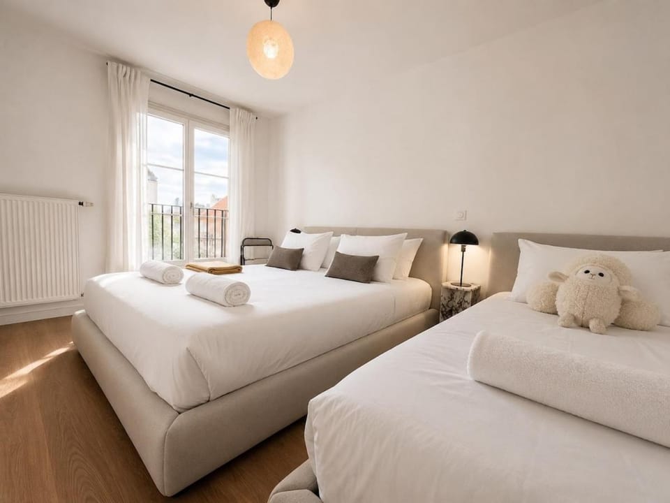 Bed, View (from property/room), Bedroom, heating