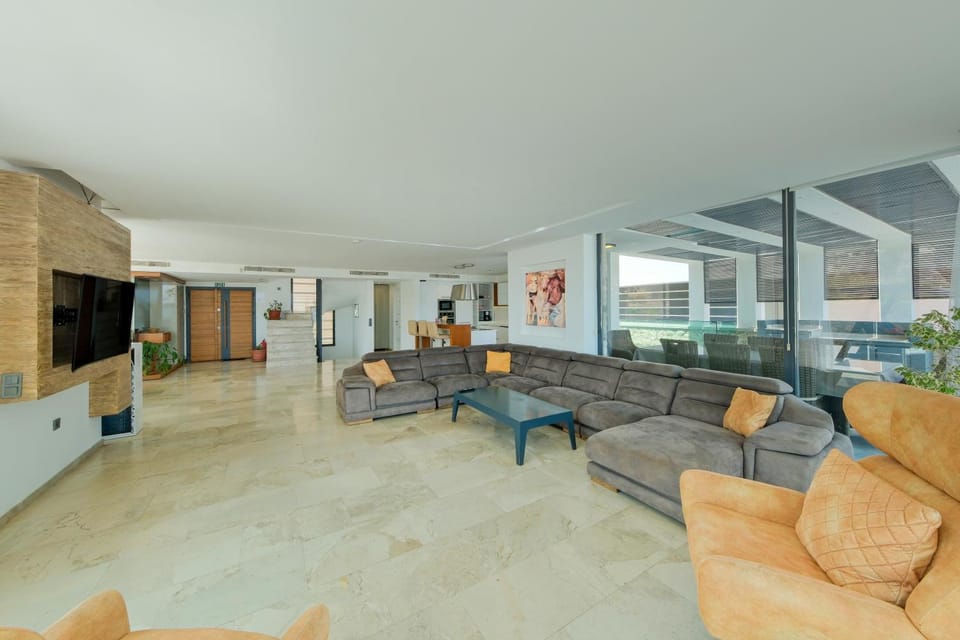 TV and multimedia, Living room
