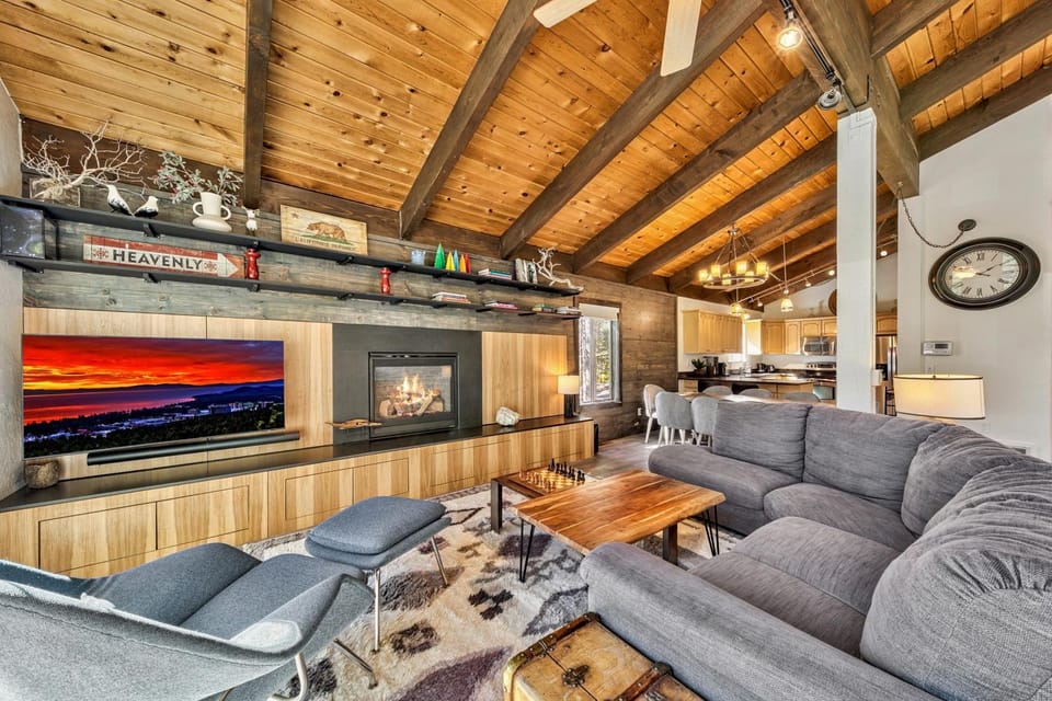 Heavenly Horizon Chalet dog friendly House in South Lake Tahoe