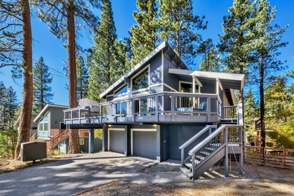 Heavenly Horizon Chalet dog friendly House in South Lake Tahoe