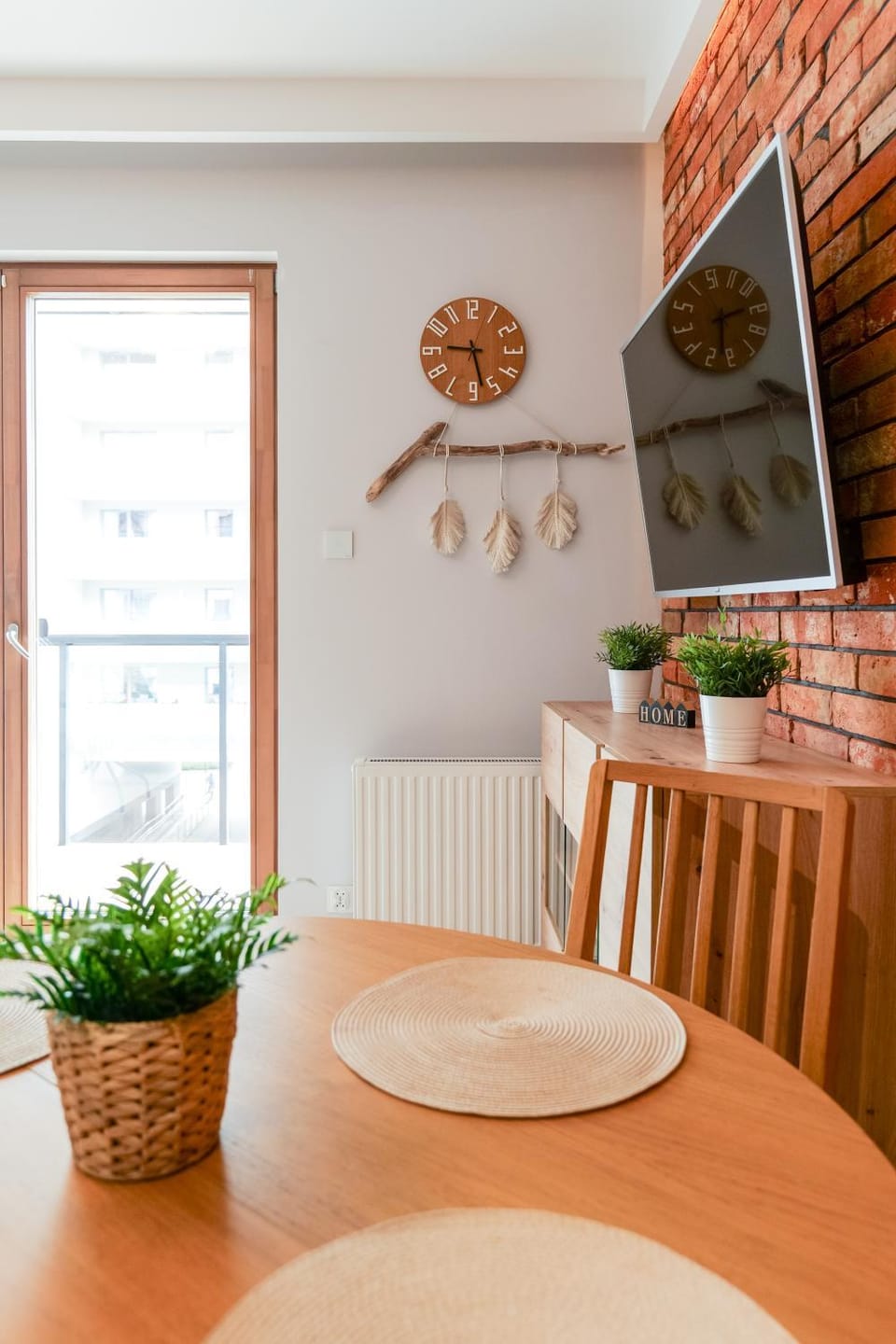 TV and multimedia, Dining area