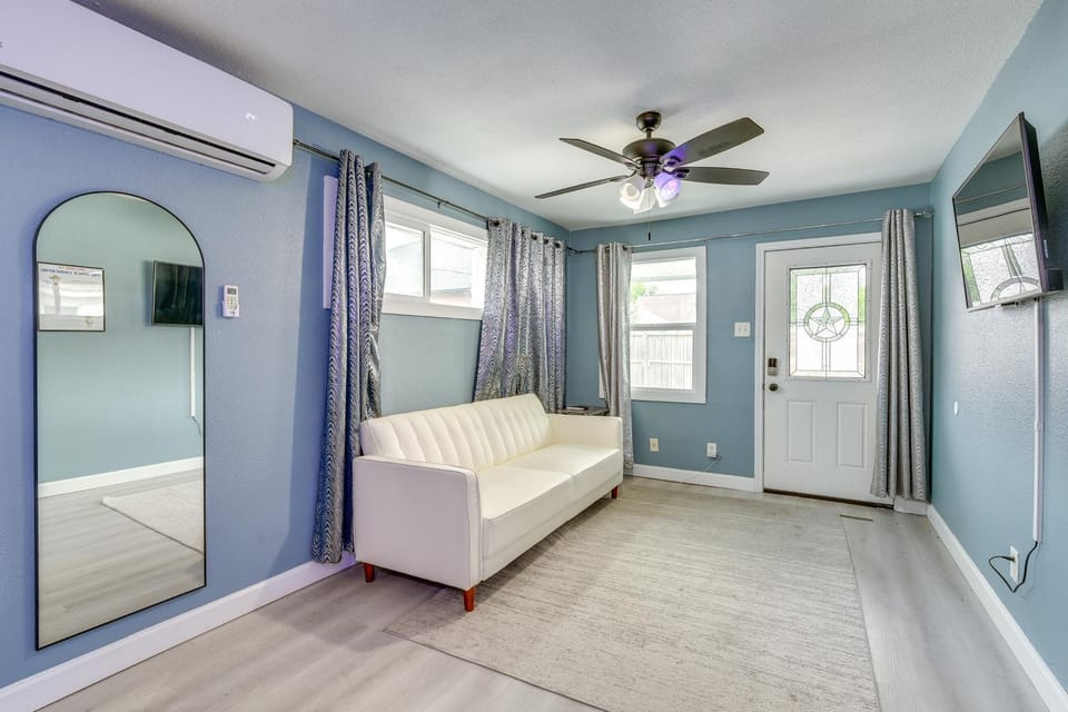 Houston Home: 6 Mi to Med Center & NRG Stadium House in Houston