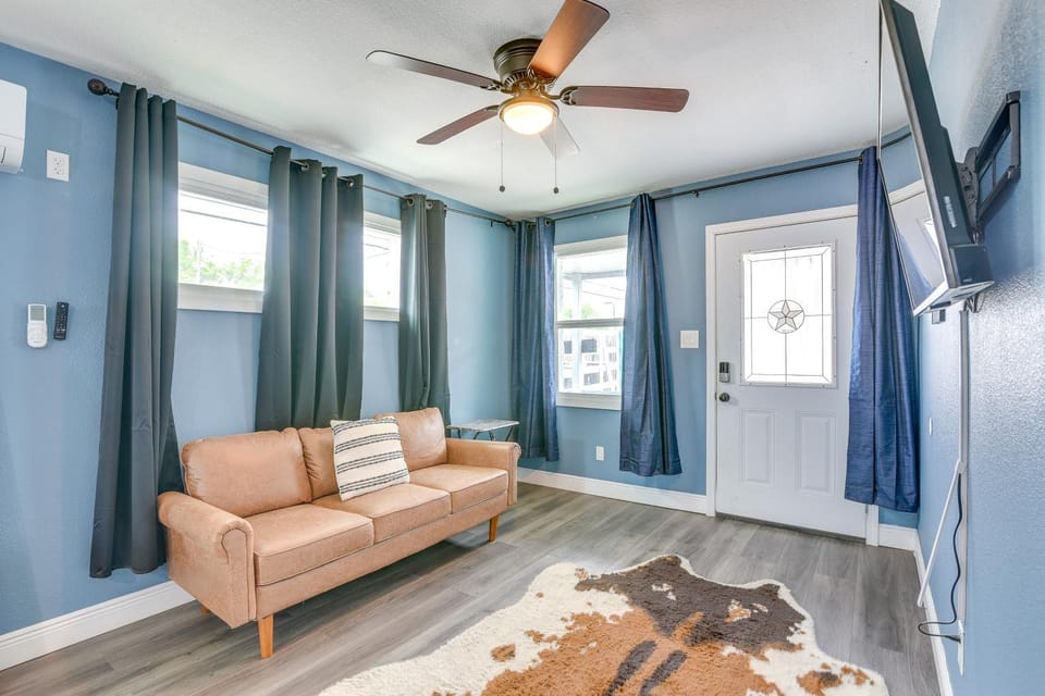 6 Mi to Museum District & TMC! Houston Base House in Houston