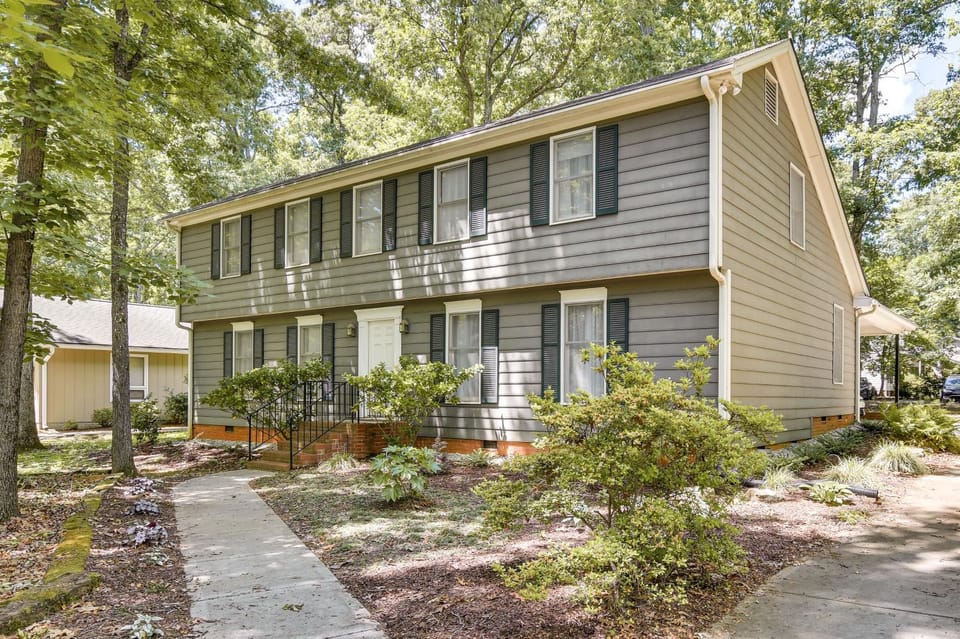 3 Mi to Dtwn Cary! Spacious Home w/ Deck & Grill House in Cary