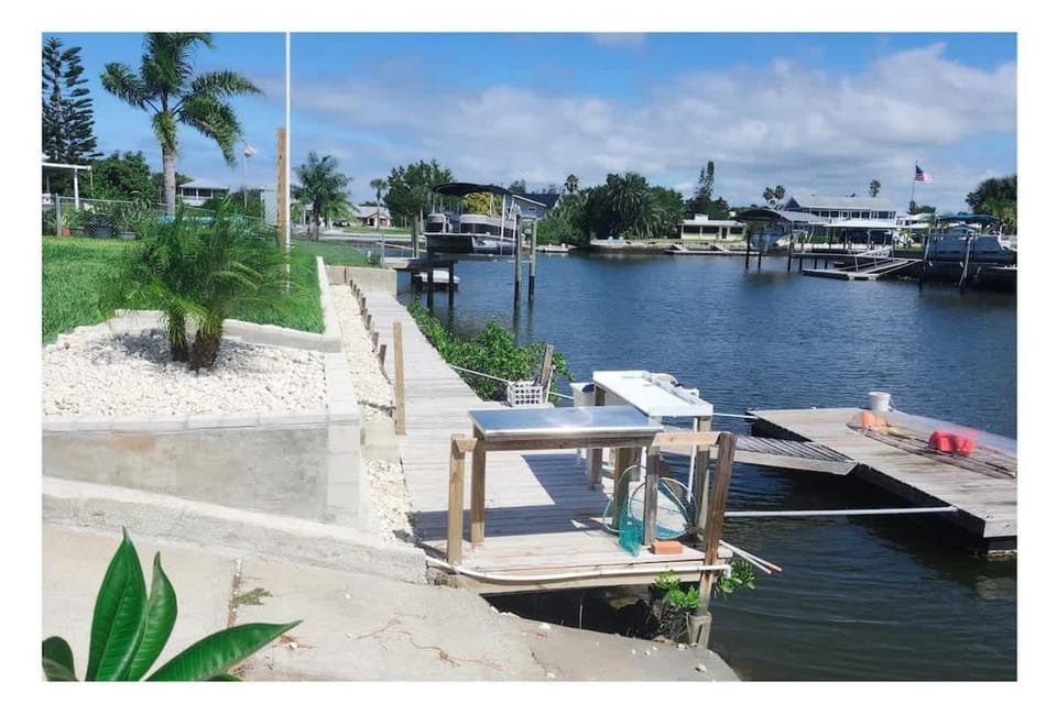 Waterfront 3BR Retreat with Hot Tub & Private Dock House in Hernando Beach