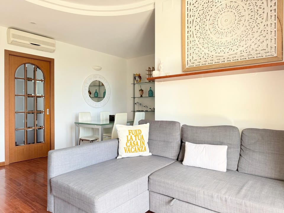 N317 - Numana, trilocale con vista panoramica Apartment in Marche