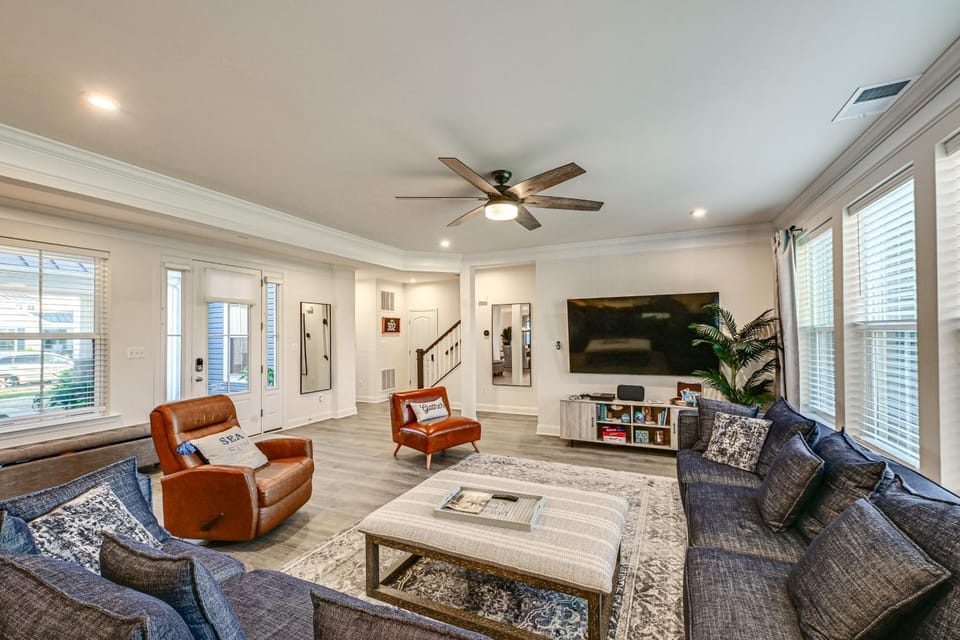 Beach Shuttle! Spacious Bishop’s Landing Retreat House in Millville