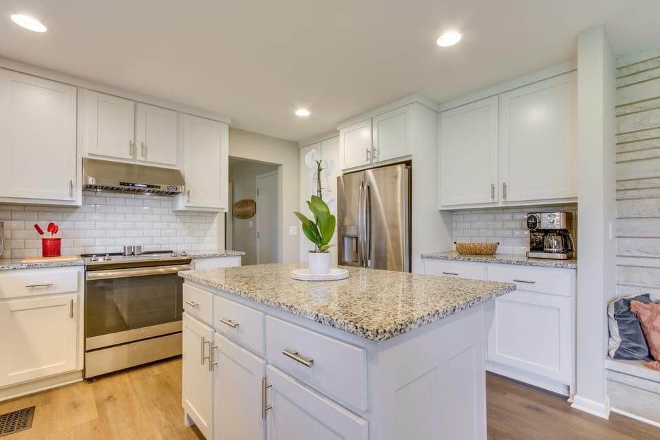 Angler-Friendly Retreat Near Tennessee River House in Florence