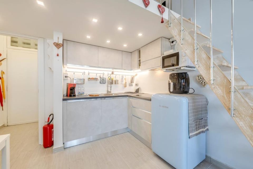Kitchen or kitchenette, kitchen