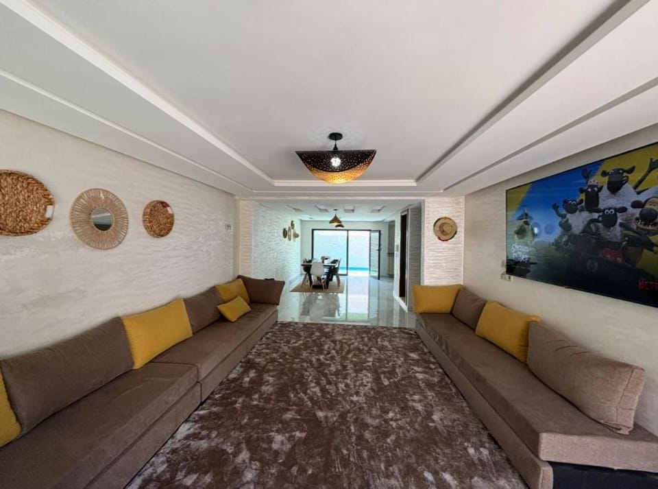 Luxury Duplex - Private Pool & Sound of Waves Apartment in Casablanca-Settat