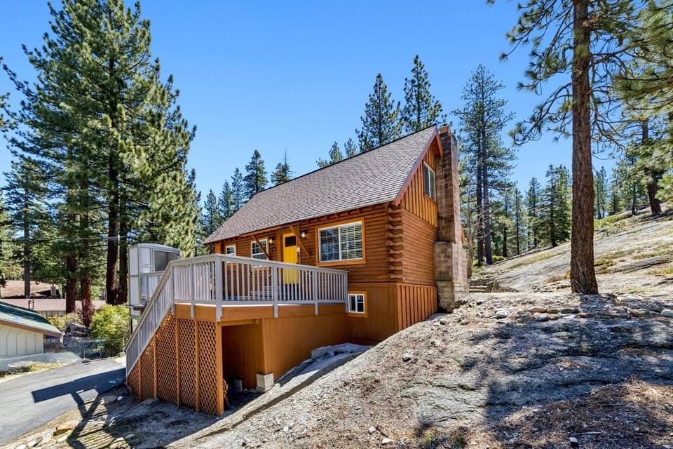 Twin Peaks Cabin Cabin in South Lake Tahoe