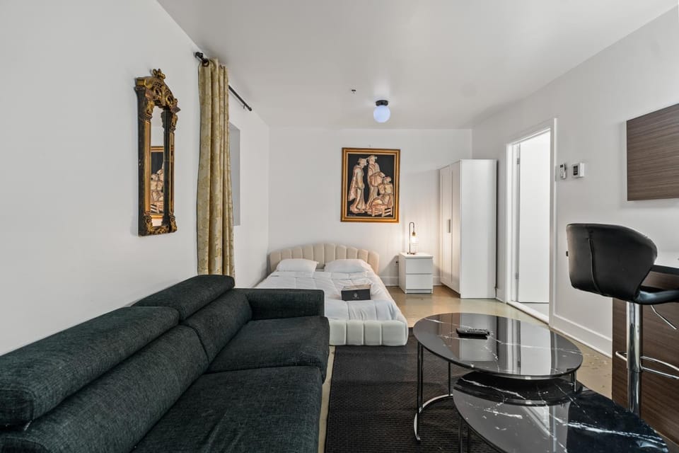 Le Studio du Voyageur Apartment in Montreal