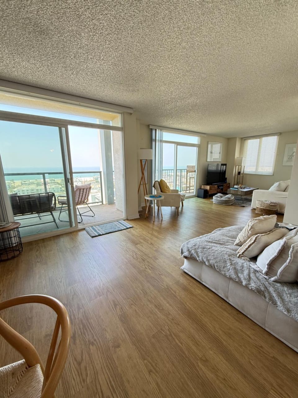 Panoramic Ocean View 2BR Marina del Rey 5 mins walk to the beach free parking Apartment hotel in Marina del Rey