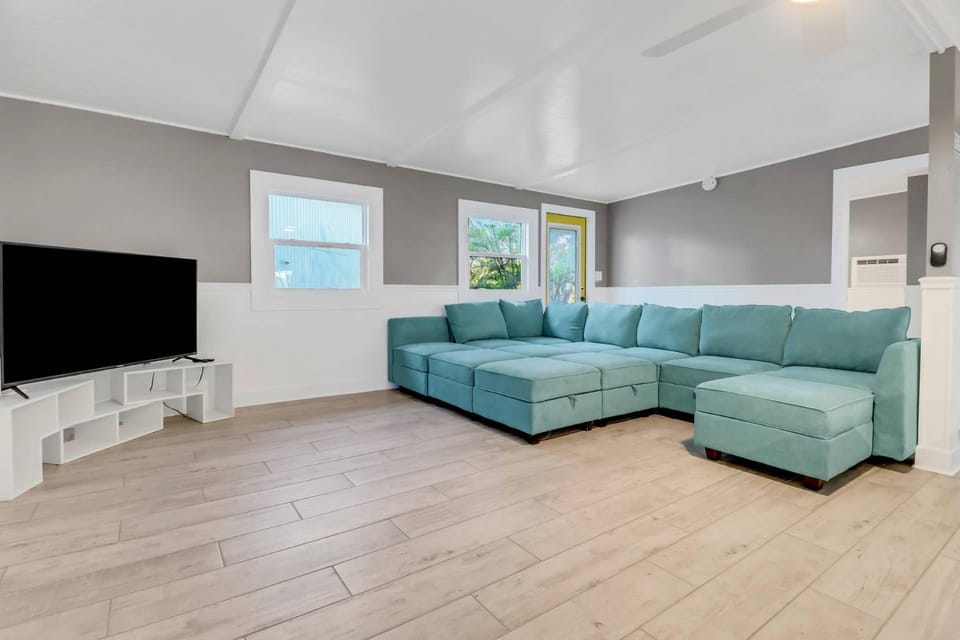 5811 Lauder St House in Estero Island