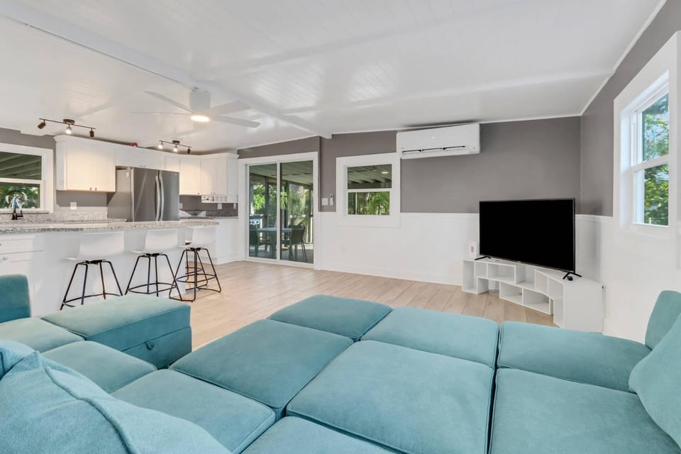 5811 Lauder St House in Estero Island