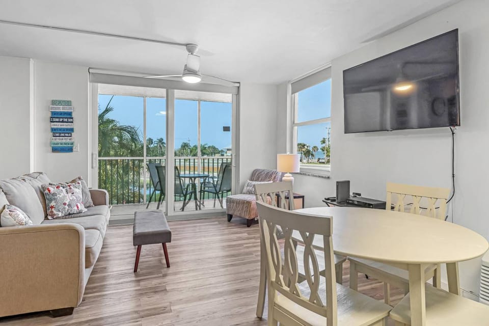 Beach & Tennis 1207* House in Bonita Springs