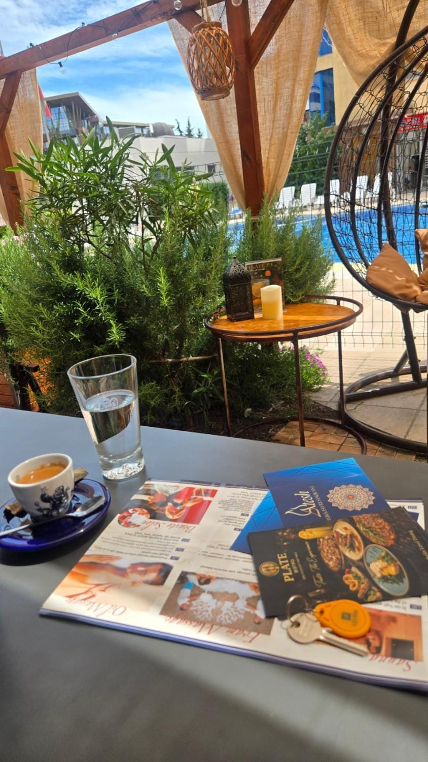 Day, Food and drinks, On site, Swimming pool